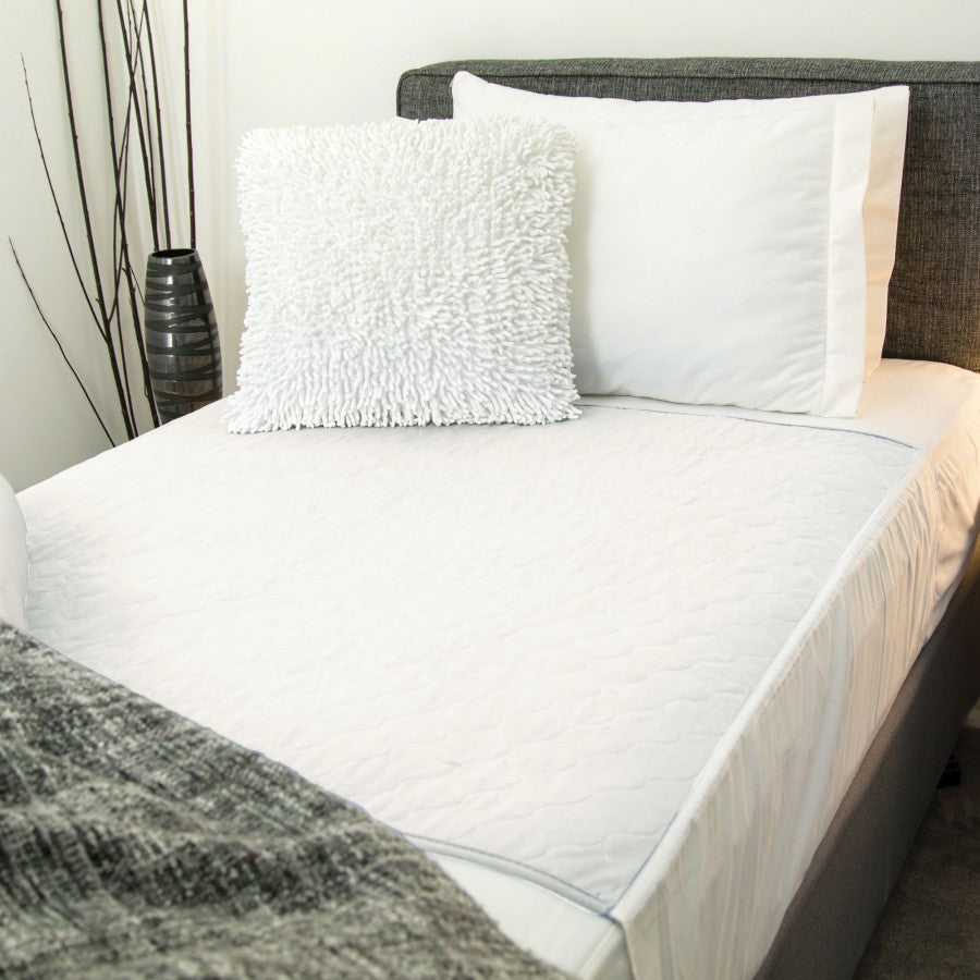 Conni Reusable Bed Pad with Tuck-ins (2 Pack)