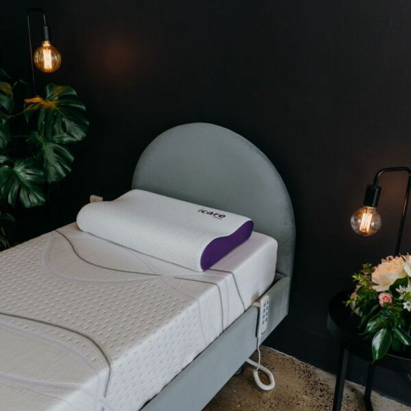 IC280 Junior Homecare Bed - Vinyl Scarlett