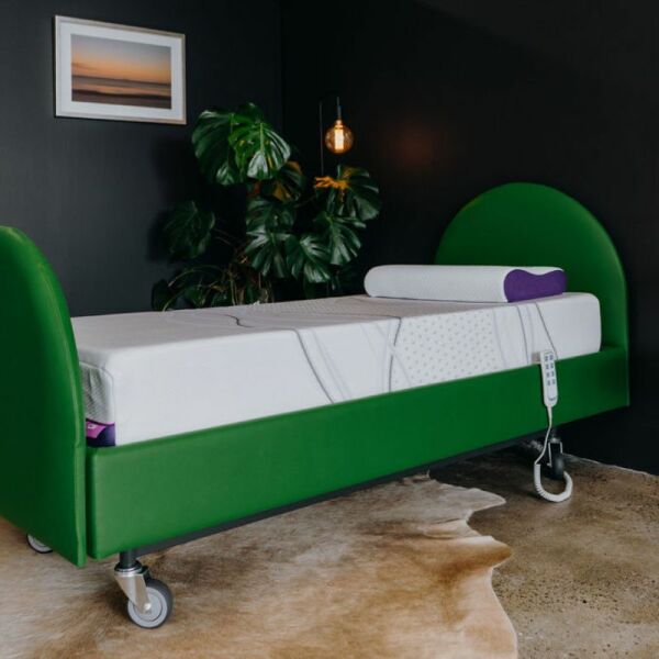 IC280 Junior Homecare Bed - Vinyl Scarlett