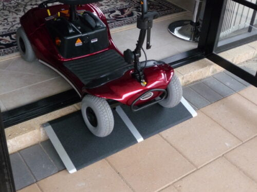 THRESHOLD ACCESS RAMP 810MM X 300MM ALUMINIUM NON SLIP