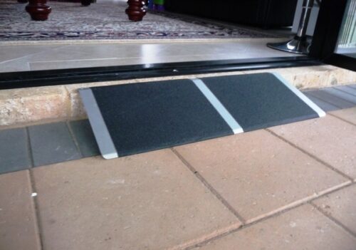 THRESHOLD ACCESS RAMP 810MM X 300MM ALUMINIUM NON SLIP